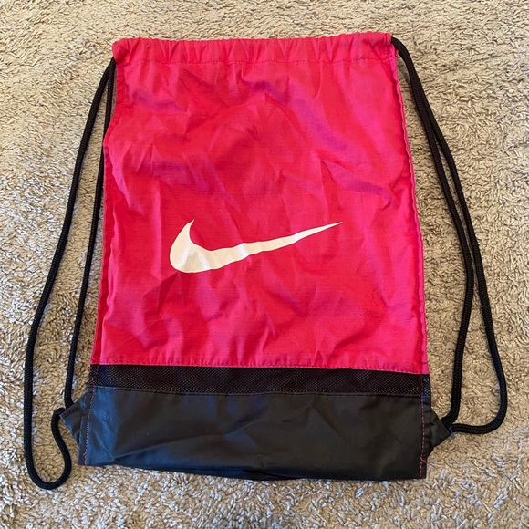 Nike Handbags - Nike drawstring bag